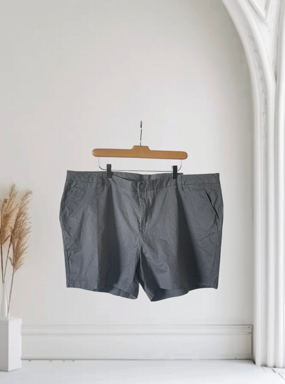 NWT Magellan Women's 5.25” Inseam Shorts Size 22